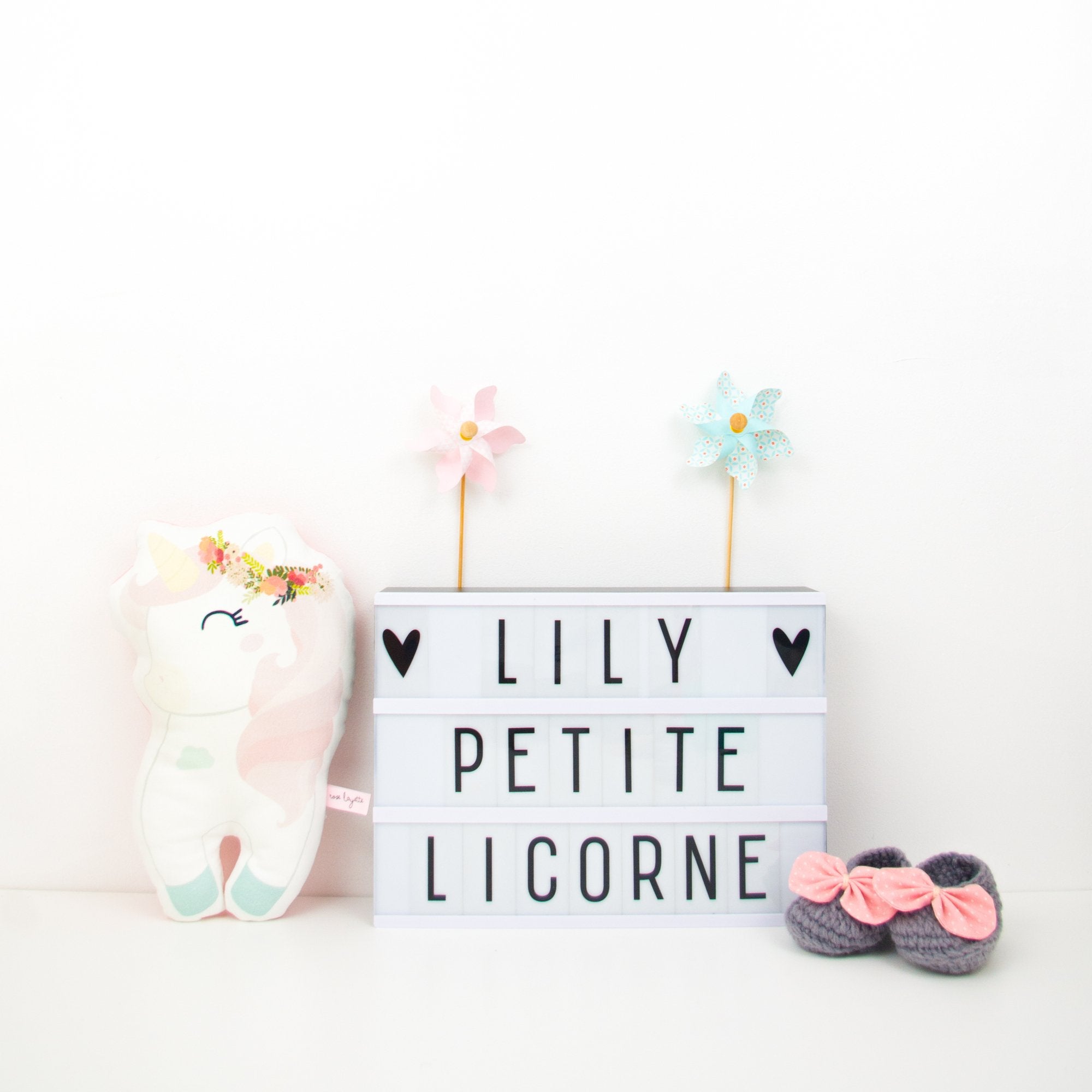 La boîte à Lily - Licorne guirlande & chaussons ou veilleuse