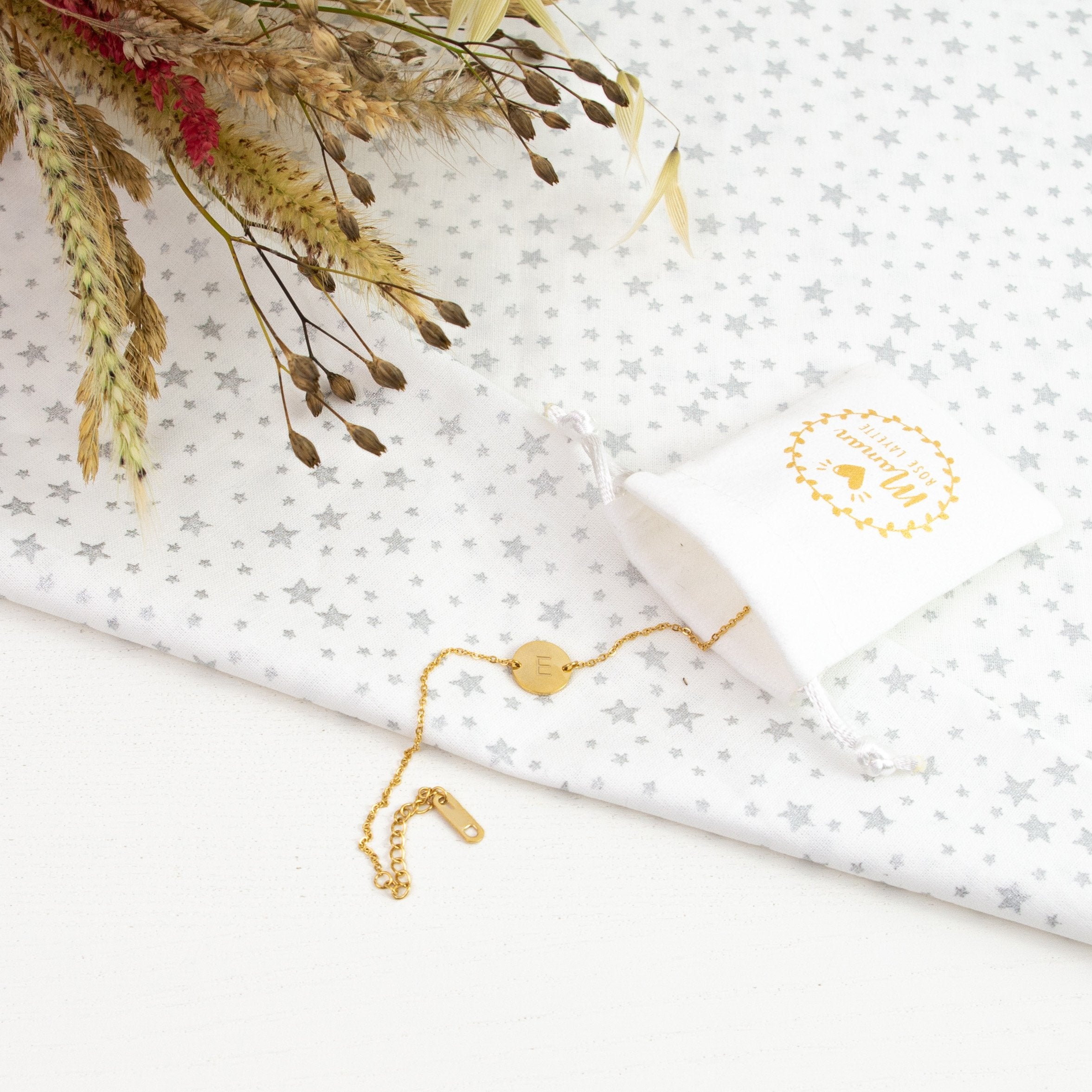Pochette Cadeau : Doudou brodé et bracelet