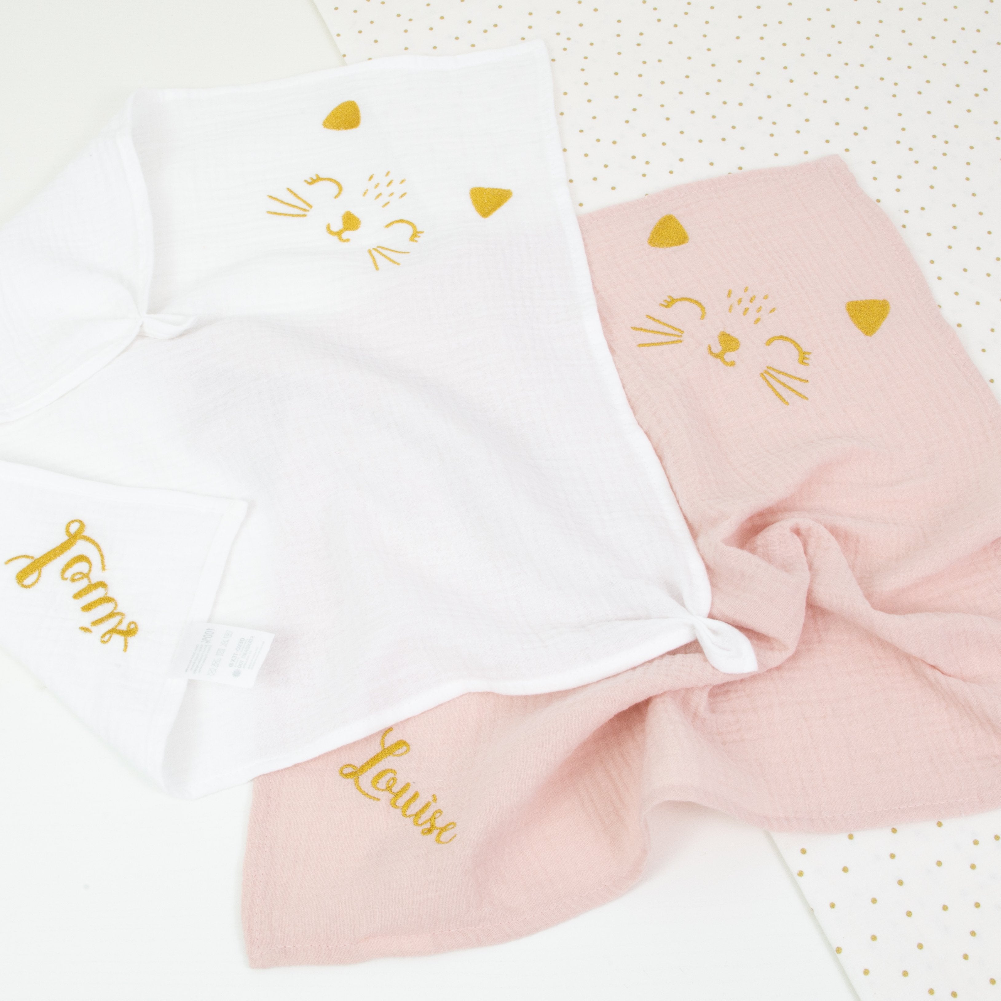 Pochette Cadeau : Doudou brodé et body