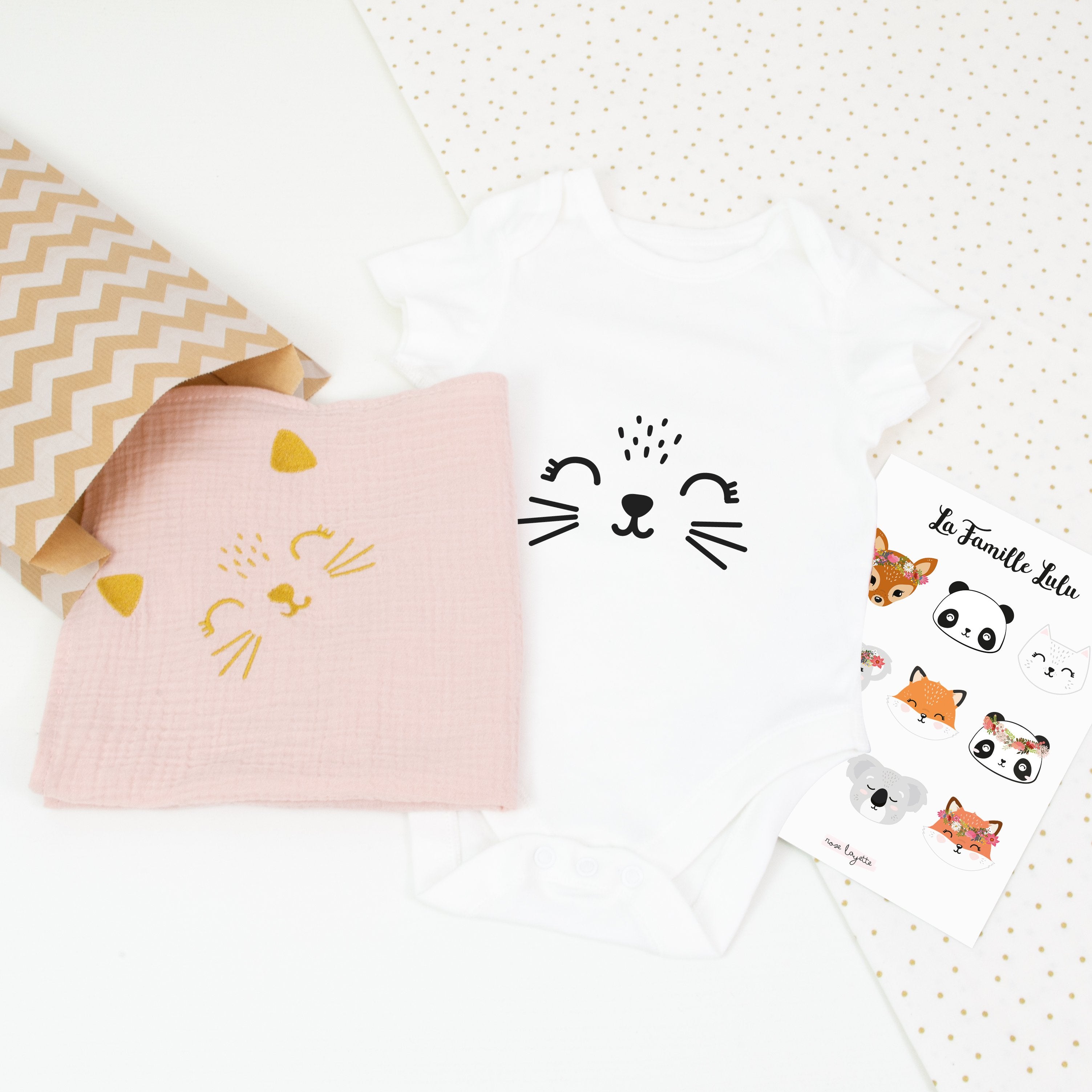 Pochette Cadeau : Doudou brodé et body