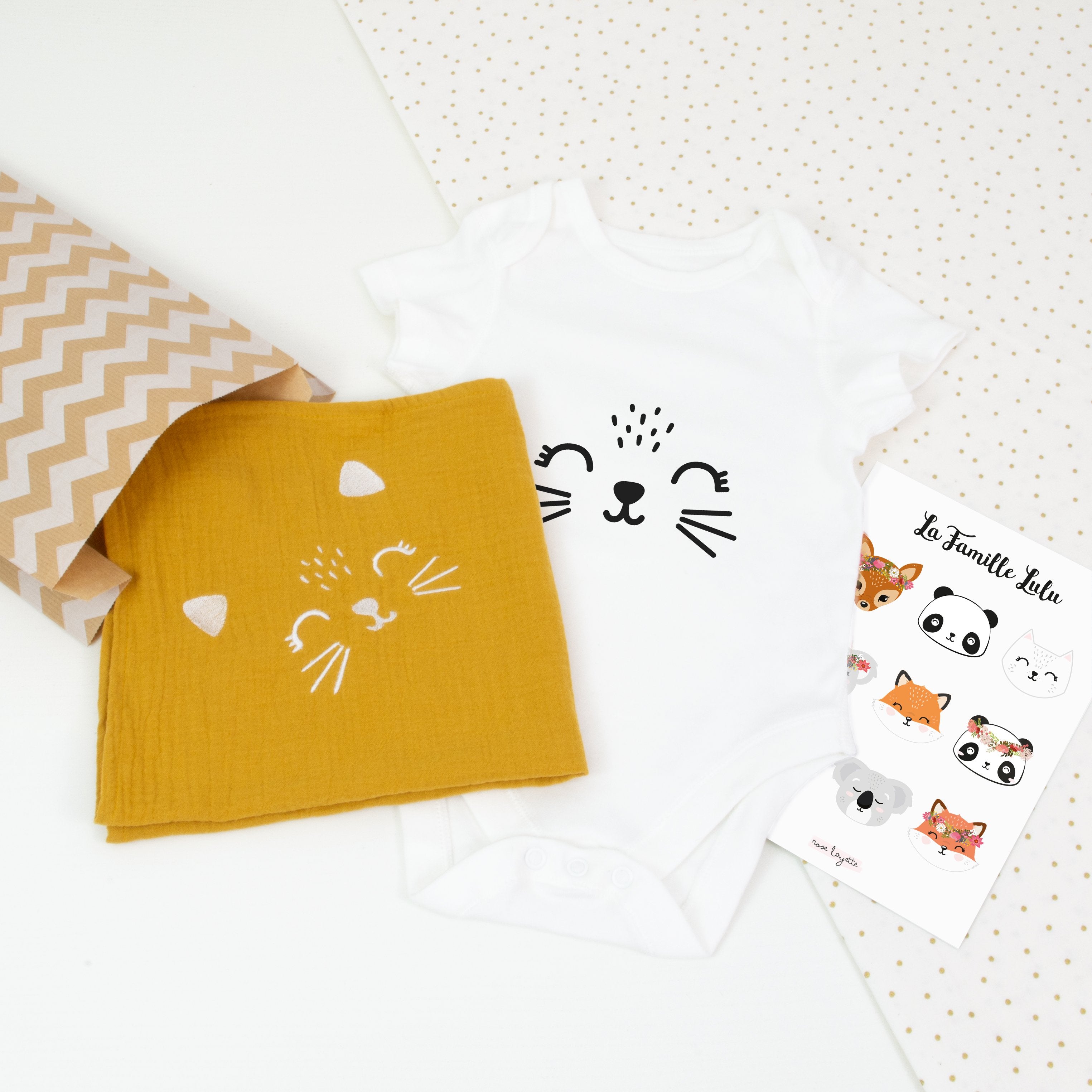 Pochette Cadeau : Doudou brodé et body