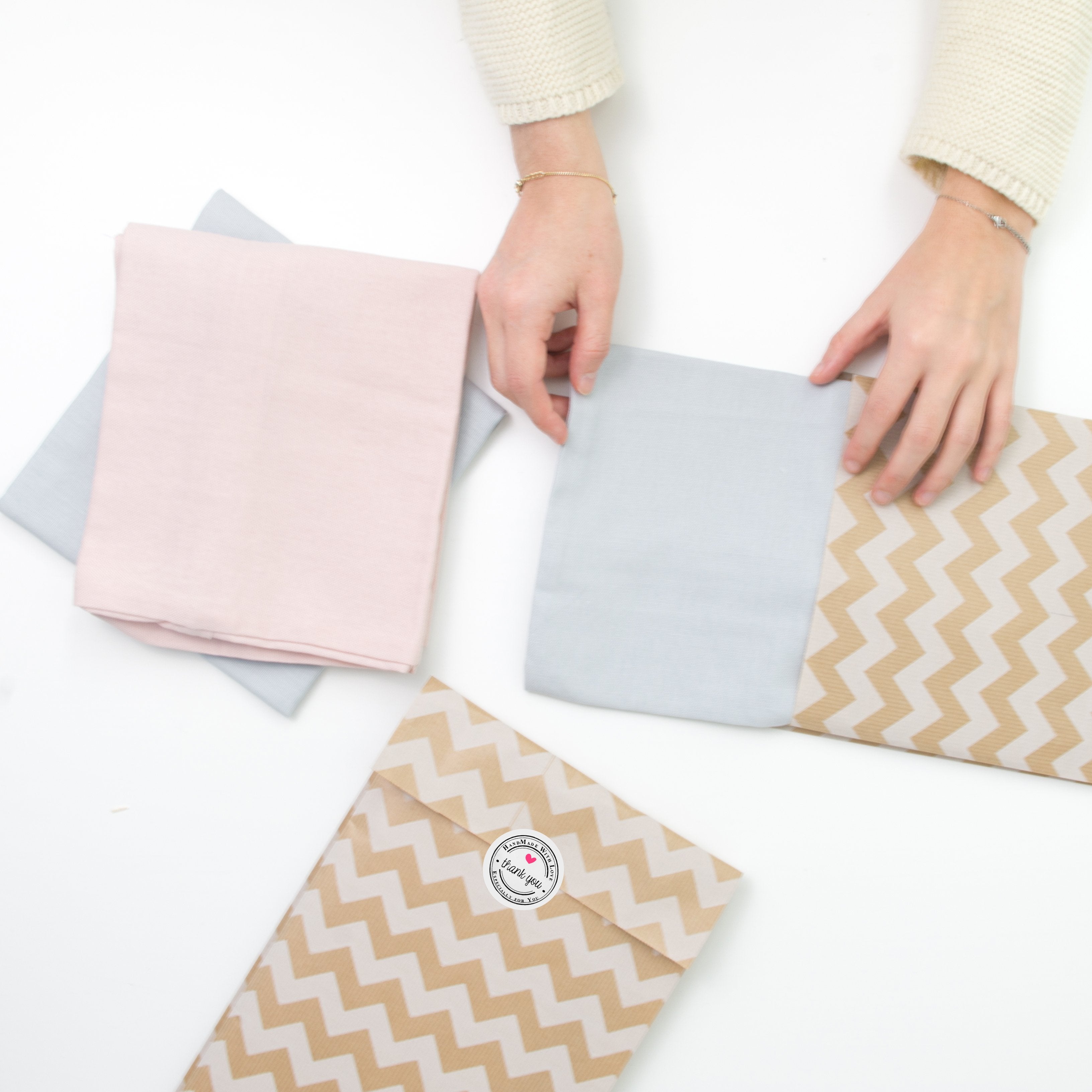 Housse pour coussin de naissance - couleur et design au choix - 40x40 cm
